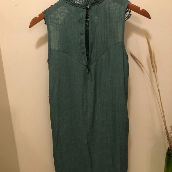 Dress - Picture 4 of 4